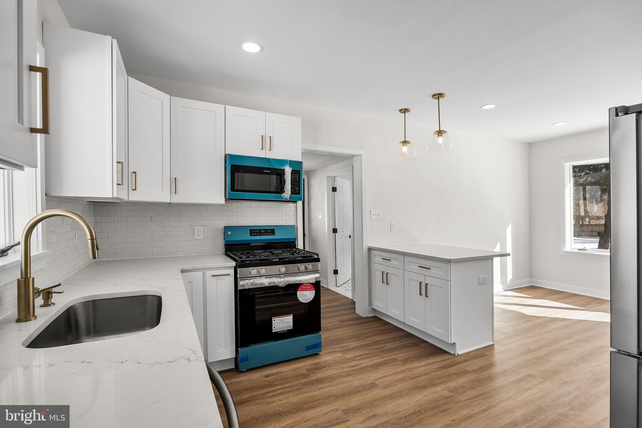 985 Main Street Sewell, NJ 08080 - Photo 8 of 29