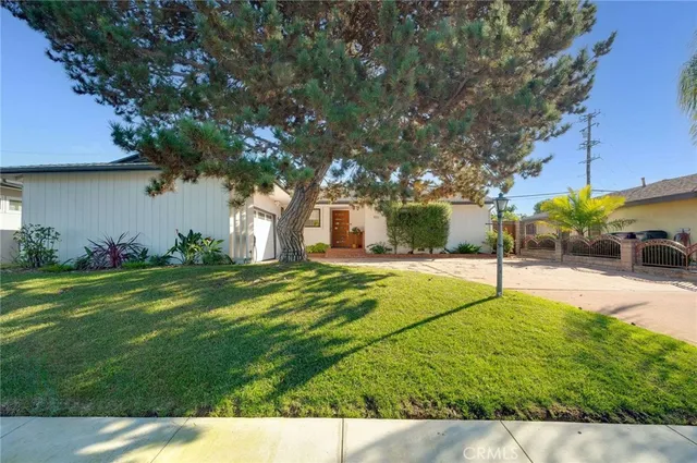 $1,150,000 | 1012 East 45th Way, Long Beach, CA 90807