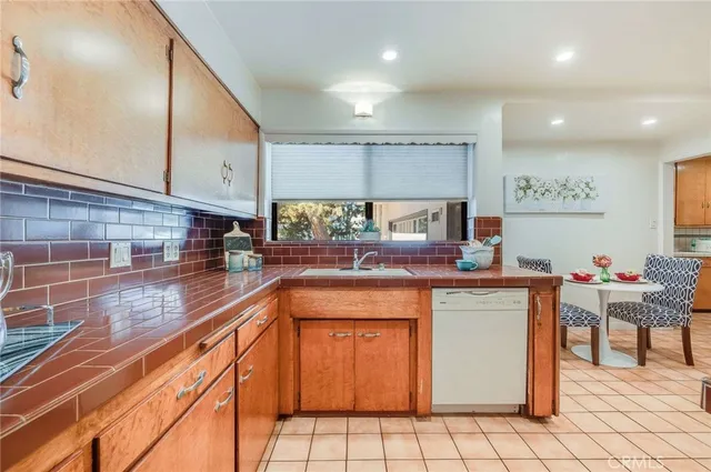 $1,150,000 | 1012 East 45th Way, Long Beach, CA 90807