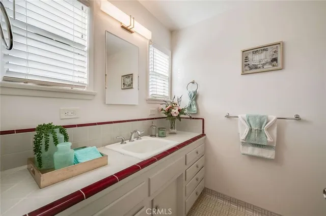 $1,150,000 | 1012 East 45th Way, Long Beach, CA 90807