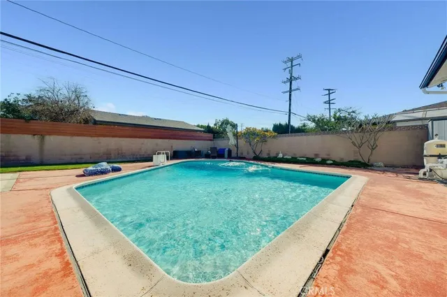 $1,150,000 | 1012 East 45th Way, Long Beach, CA 90807