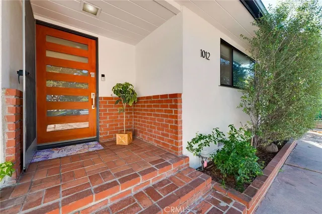 $1,150,000 | 1012 East 45th Way, Long Beach, CA 90807