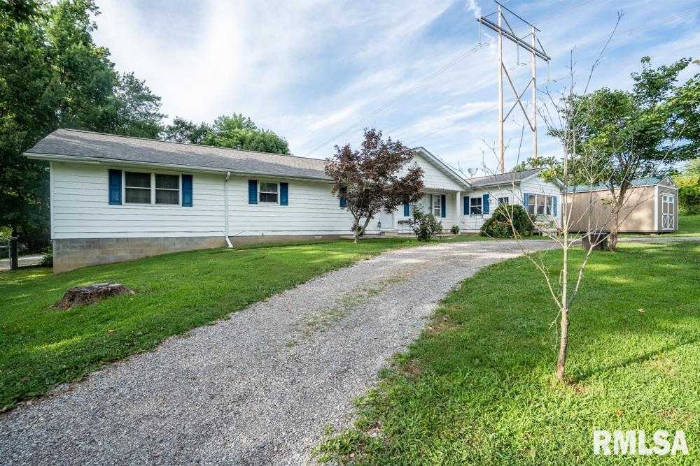 17000 Log Cabin Road Marion, IL 62959 - Photo 3 of 49