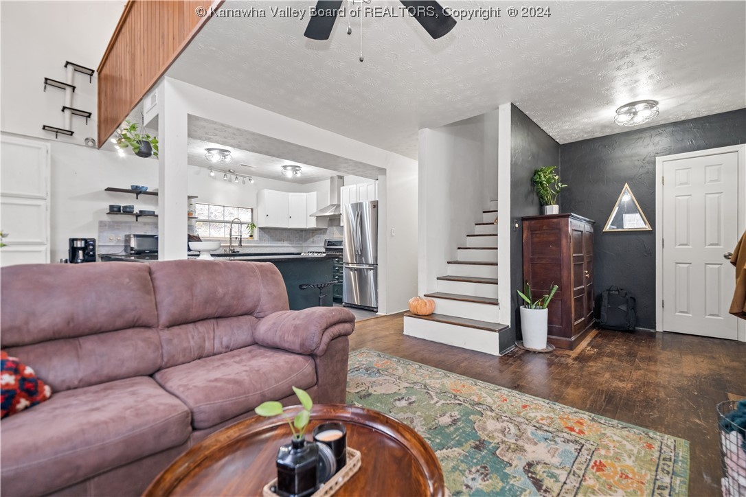 1238 Big Pigeon Road Amma, WV 25005 - Photo 11 of 42 Gallery Image 11