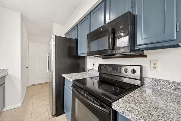 $2,200 | 7523 La Pl Drive, Houston, TX 77083