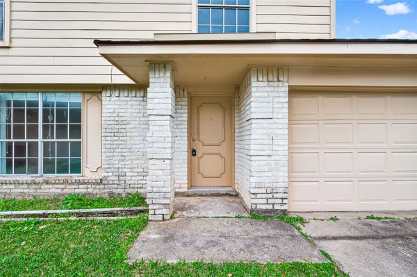 $2,200 | 7523 La Pl Drive, Houston, TX 77083