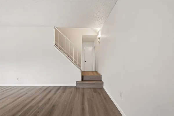 $2,200 | 7523 La Pl Drive, Houston, TX 77083