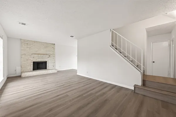 $2,200 | 7523 La Pl Drive, Houston, TX 77083
