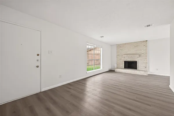 $2,200 | 7523 La Pl Drive, Houston, TX 77083