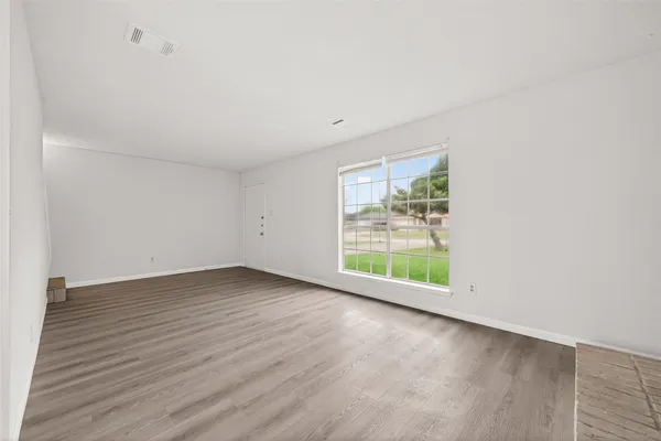 $2,200 | 7523 La Pl Drive, Houston, TX 77083