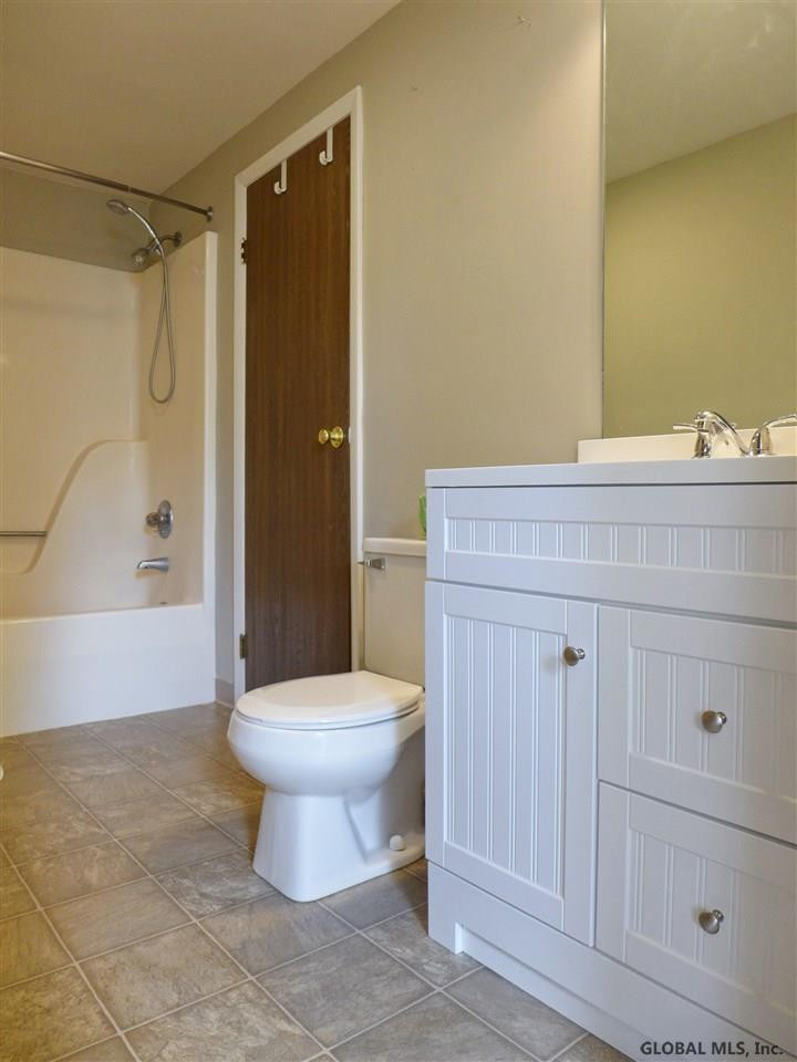 34 Glade Mallow Road Malta, NY 12020 - Photo 13 of 18 2nd-fl Bath