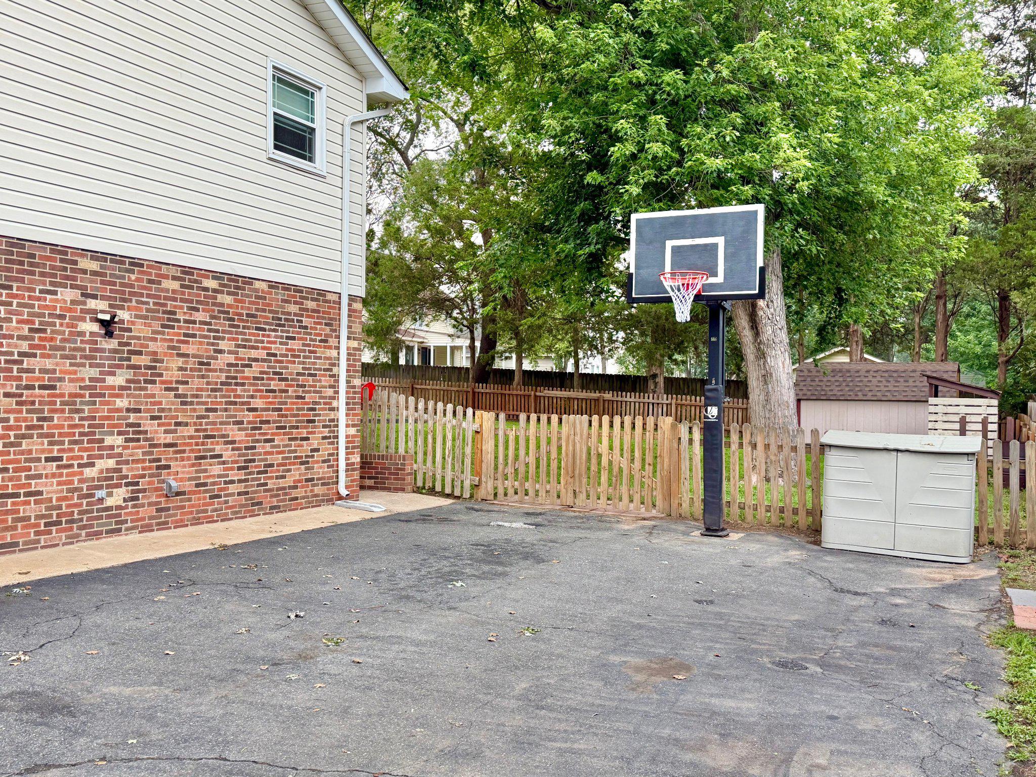 2175 Sebastian Road Fredericksburg, VA 22405 - Photo 4 of 37 Basketball court