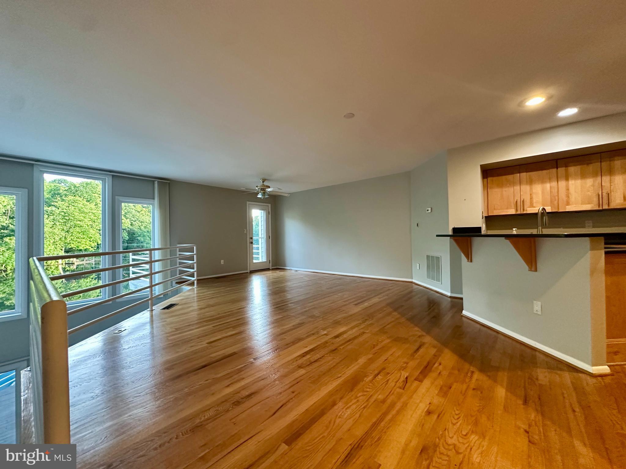 1975 Lakeport Way Reston, VA 20191 - Photo 5 of 35