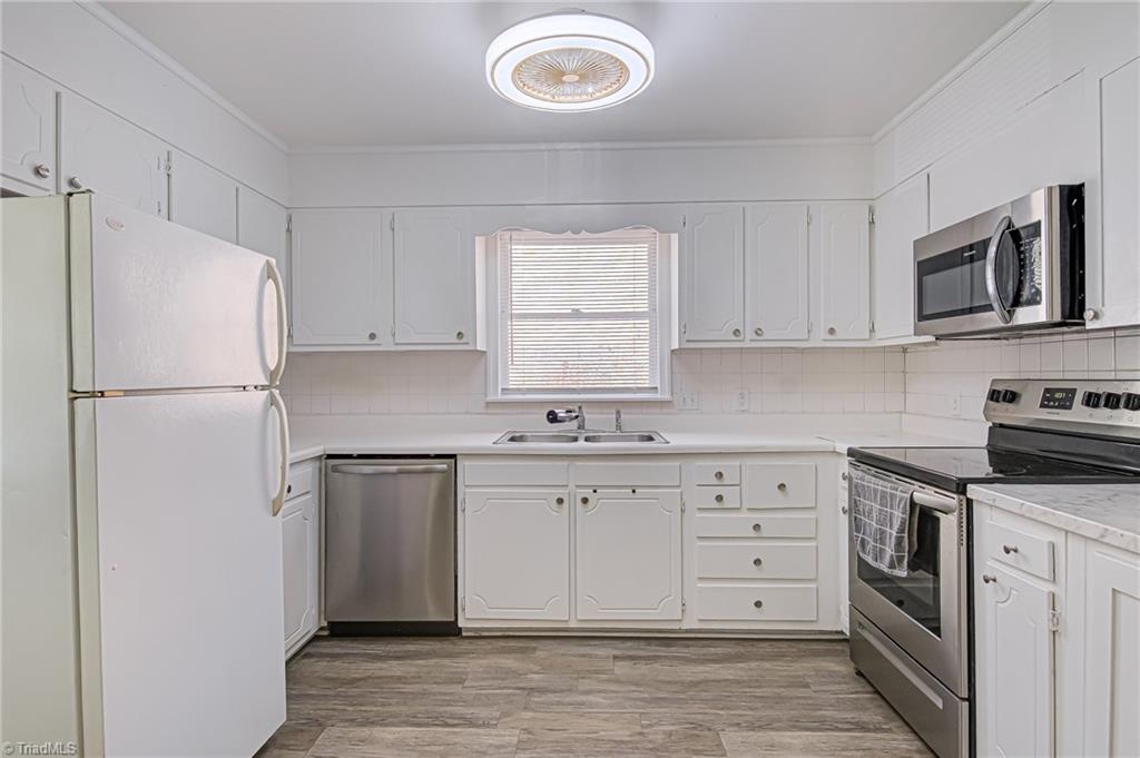 3266 Robinhood Road Winston-Salem, NC 27106 - Photo 10 of 30 Kitchen 2