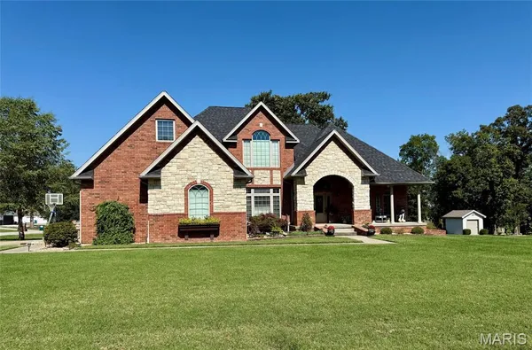 $489,900 | 2528 Copperwood Drive, Lebanon, MO 65536