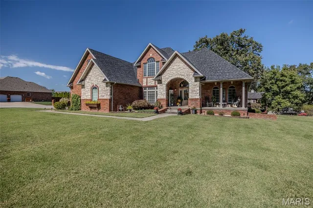 $489,900 | 2528 Copperwood Drive, Lebanon, MO 65536