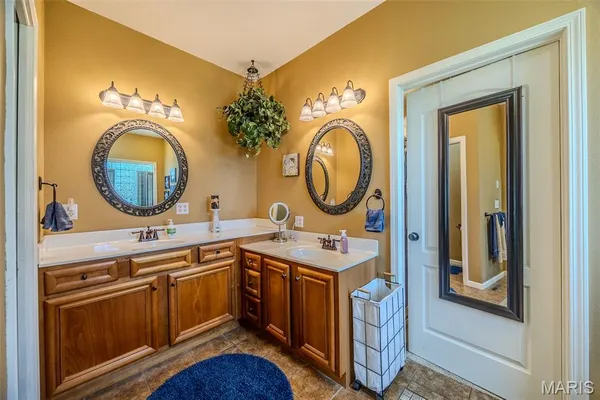 $489,900 | 2528 Copperwood Drive, Lebanon, MO 65536