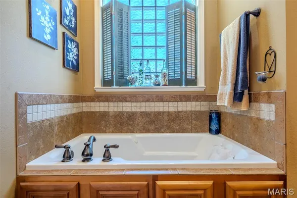 $489,900 | 2528 Copperwood Drive, Lebanon, MO 65536