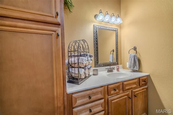 $489,900 | 2528 Copperwood Drive, Lebanon, MO 65536