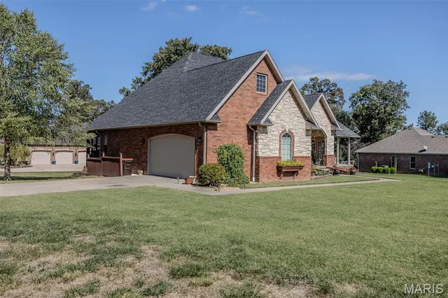 $489,900 | 2528 Copperwood Drive, Lebanon, MO 65536
