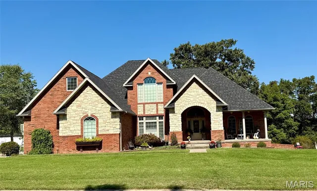 $489,900 | 2528 Copperwood Drive, Lebanon, MO 65536