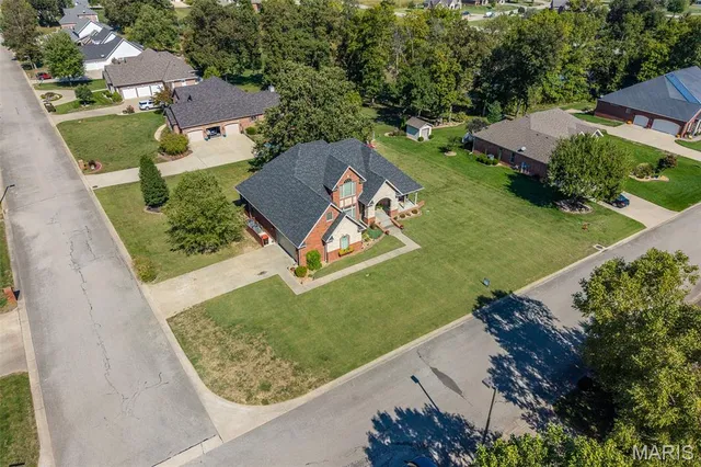 $489,900 | 2528 Copperwood Drive, Lebanon, MO 65536