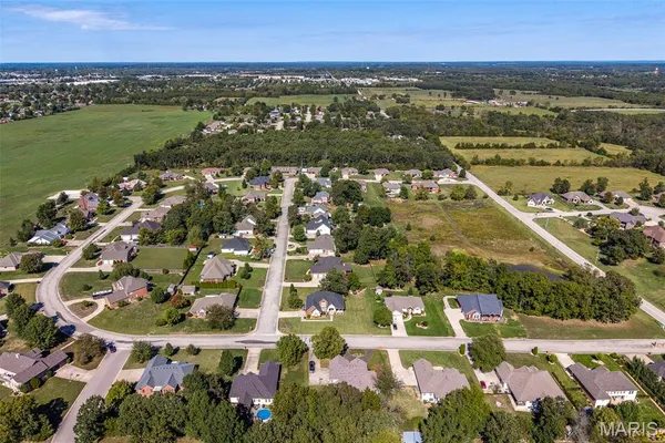 $489,900 | 2528 Copperwood Drive, Lebanon, MO 65536