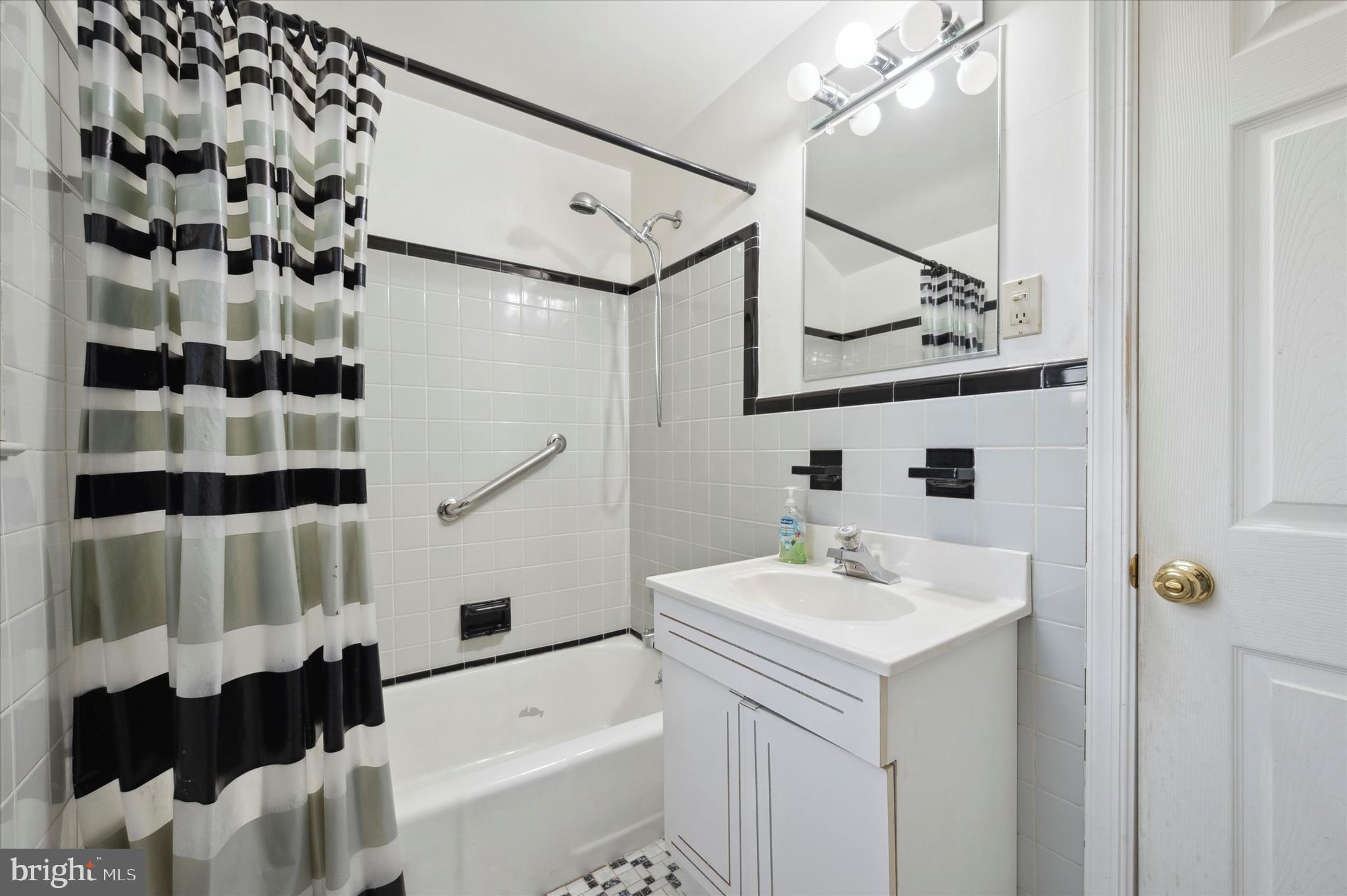 375 Yarnall Drive Springfield, PA 19064 - Photo 13 of 26 Upstairs Bathroom