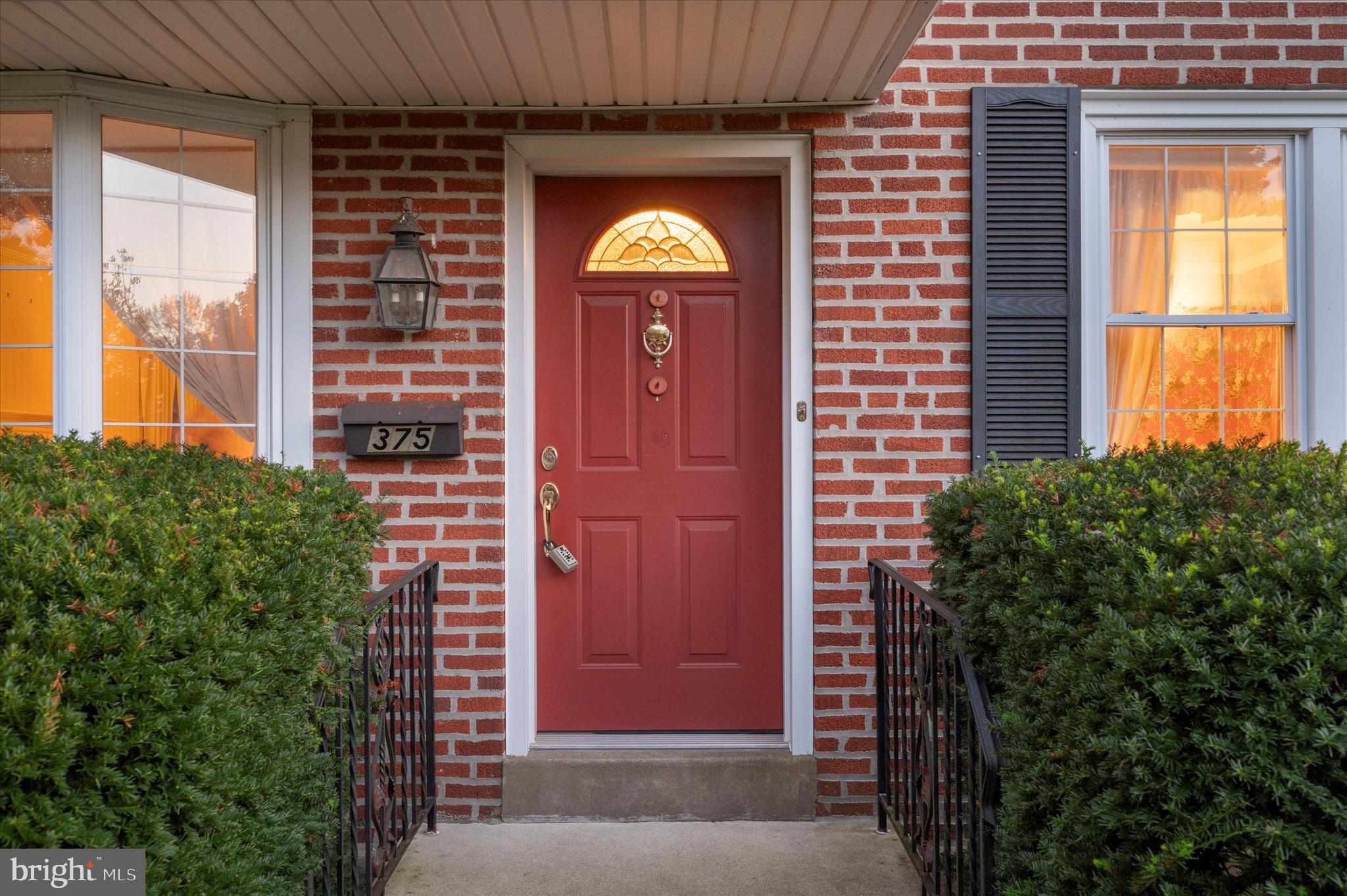 375 Yarnall Drive Springfield, PA 19064 - Photo 2 of 26