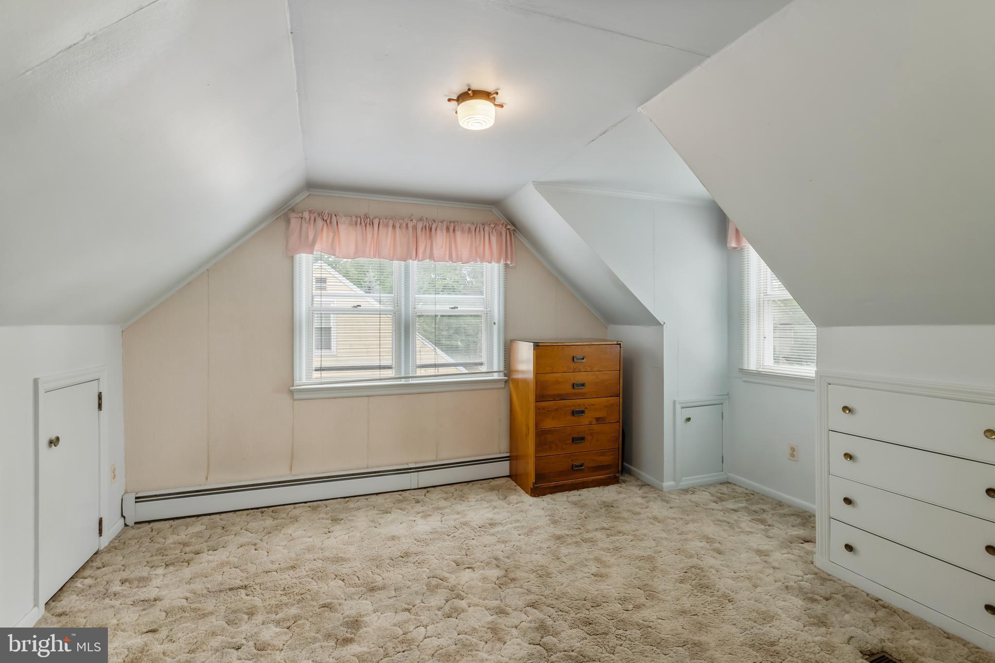 559 Sunset Avenue Maple Shade, NJ 08052 - Photo 17 of 32 Upper level - Bedroom 3
