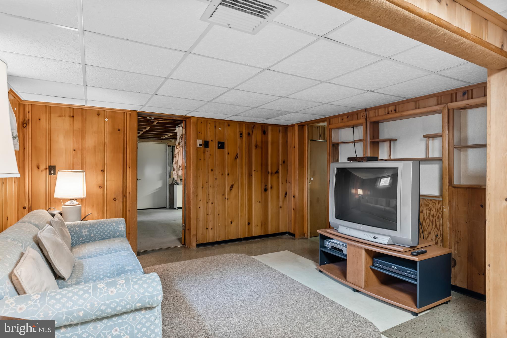 559 Sunset Avenue Maple Shade, NJ 08052 - Photo 19 of 32 Basement Den