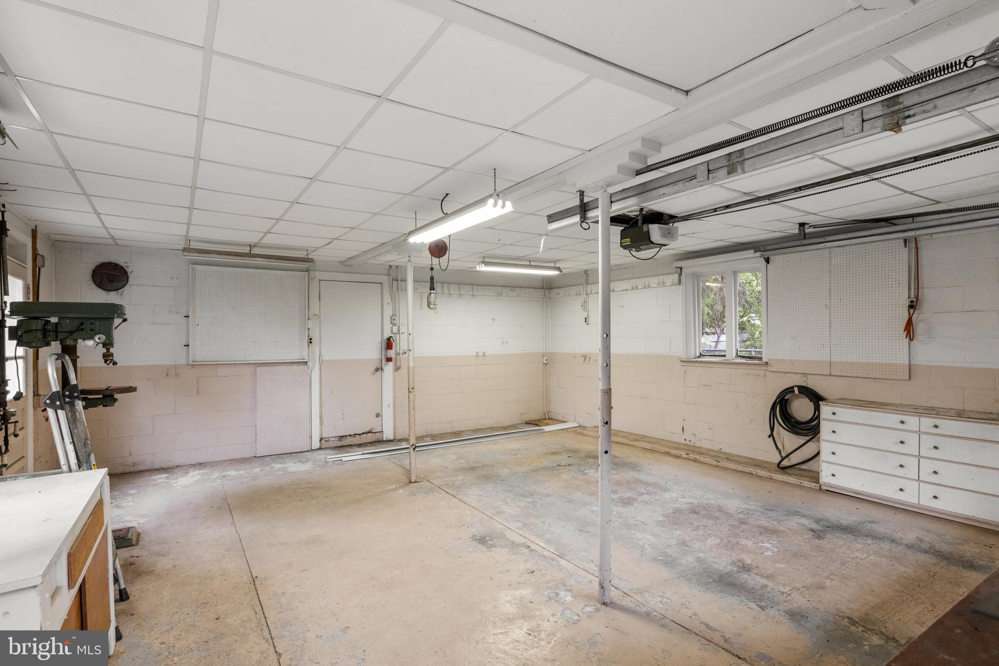 559 Sunset Avenue Maple Shade, NJ 08052 - Photo 28 of 32 Double garage