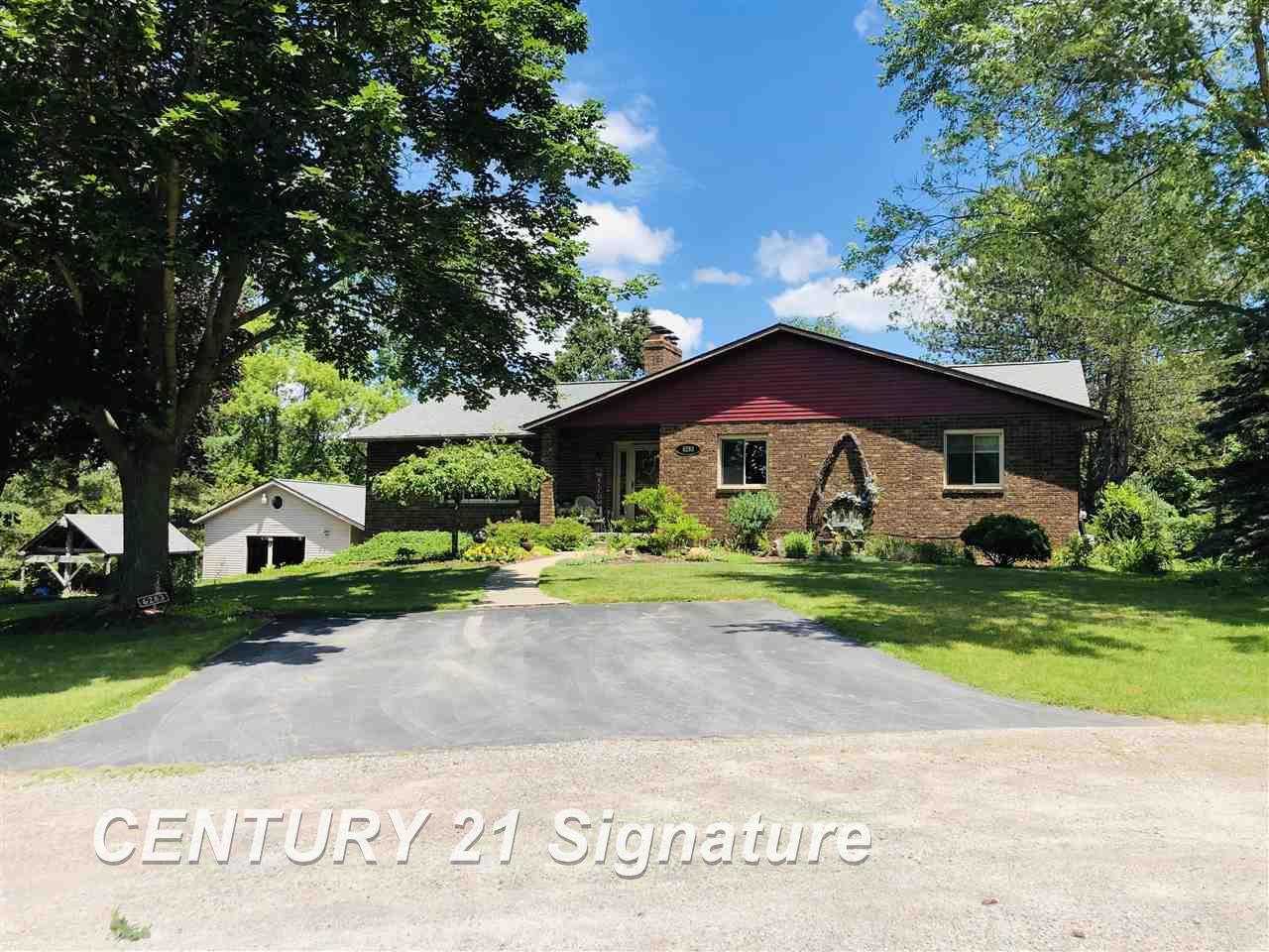 6283 North McKinley Road Flushing, MI 48433 - Photo 1 of 50