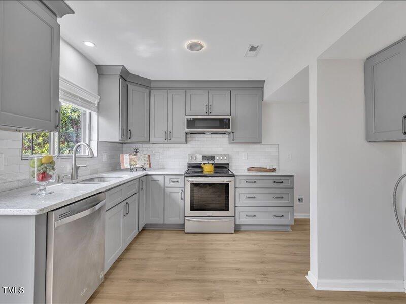 717 East Millbrook Road Raleigh, NC 27609 - Photo 5 of 21