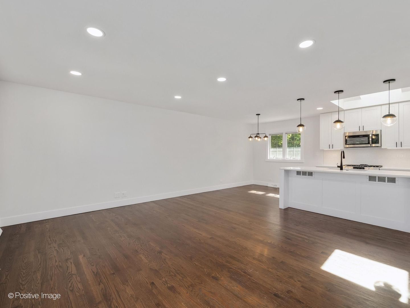 808 Delles Road Wheaton, IL 60189 - Photo 4 of 27