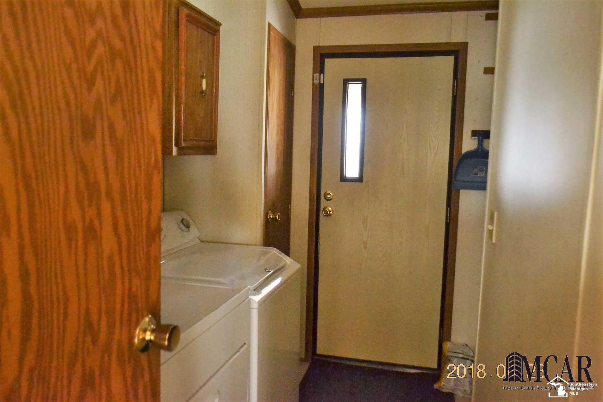 11255 Secor Road Temperance, MI 48182 - Photo 17 of 25 Mud Room/Laundry