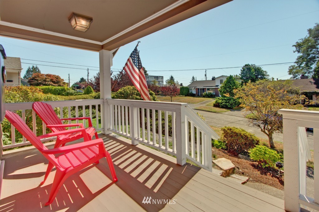 3908 Southwest Southern Street Seattle, WA 98136 - Photo 2 of 20 Gallery Image 2