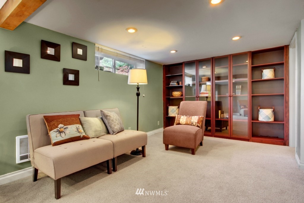 3908 Southwest Southern Street Seattle, WA 98136 - Photo 13 of 20 Gallery Image 13