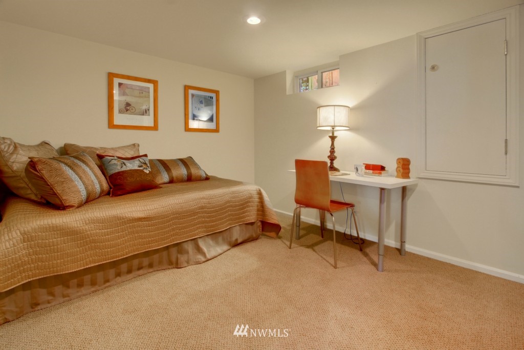 3908 Southwest Southern Street Seattle, WA 98136 - Photo 14 of 20 Gallery Image 14