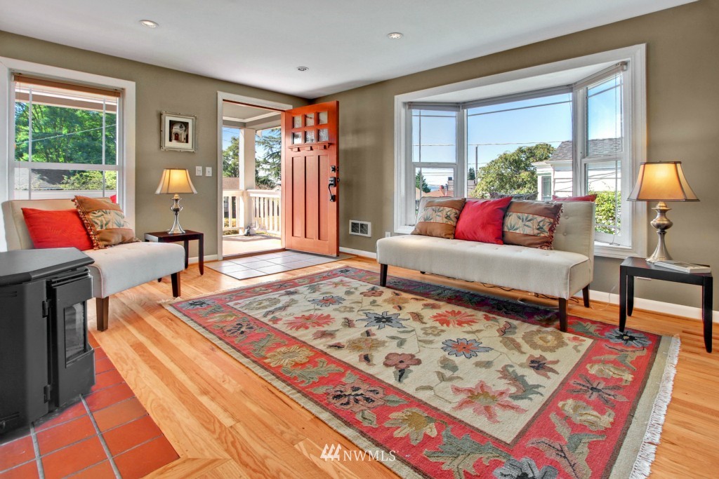 3908 Southwest Southern Street Seattle, WA 98136 - Photo 3 of 20 Gallery Image 3