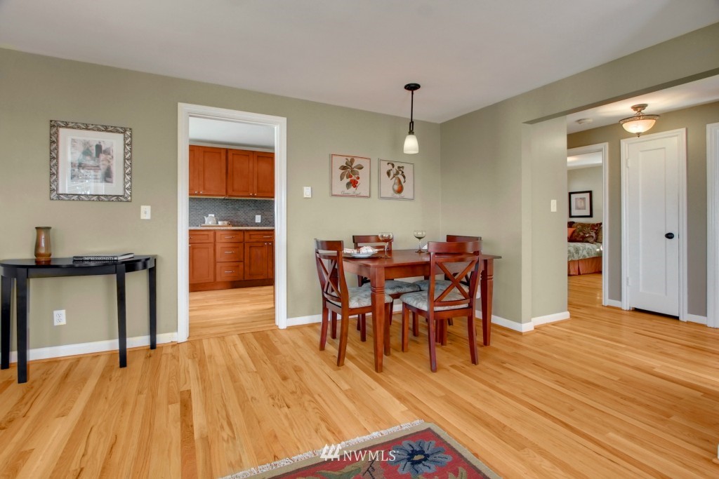 3908 Southwest Southern Street Seattle, WA 98136 - Photo 5 of 20 Gallery Image 5