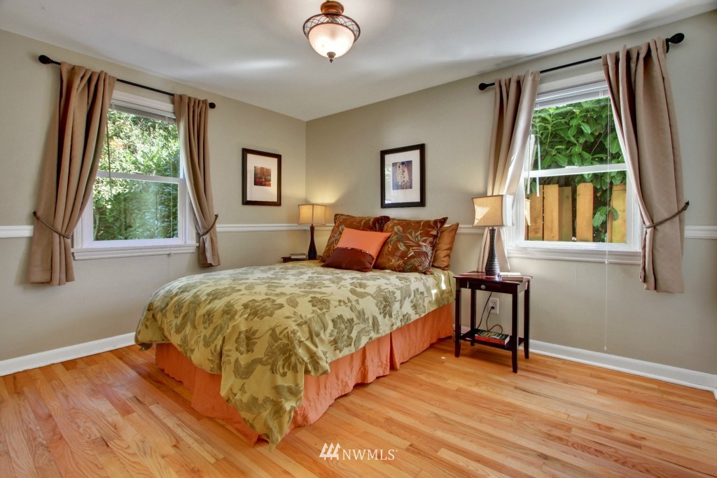 3908 Southwest Southern Street Seattle, WA 98136 - Photo 9 of 20 Gallery Image 9