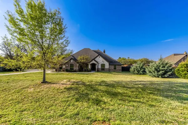 $655,000 | 104 Lyndsey Court, Boyd, TX 76023
