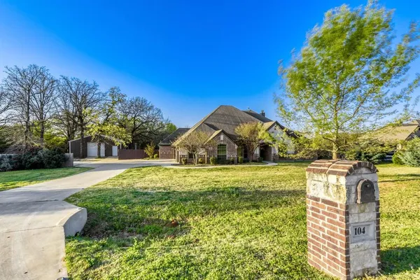 $655,000 | 104 Lyndsey Court, Boyd, TX 76023