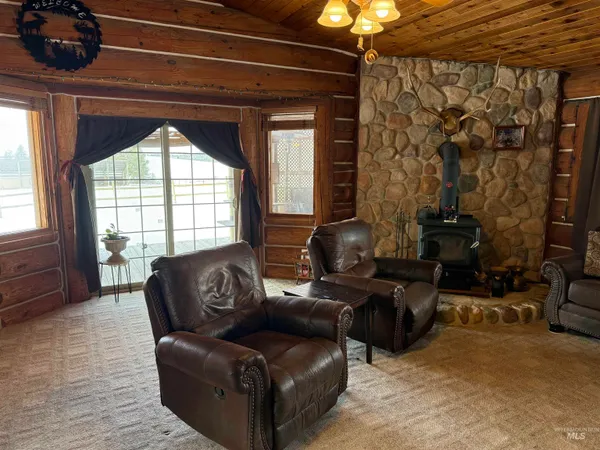$769,000 | 4370 Highway 8, Troy, ID 83871