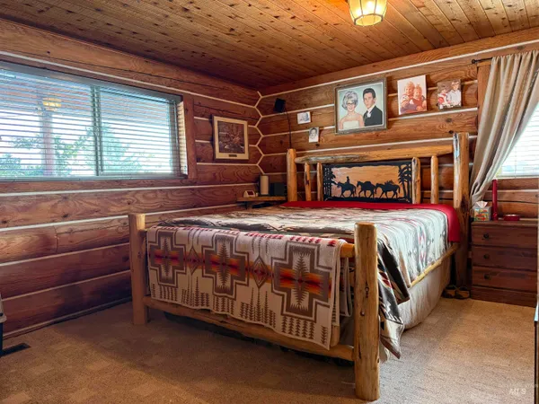 $769,000 | 4370 Highway 8, Troy, ID 83871