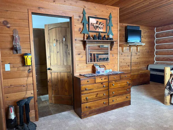 $769,000 | 4370 Highway 8, Troy, ID 83871