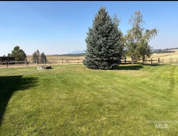 $769,000 | 4370 Highway 8, Troy, ID 83871