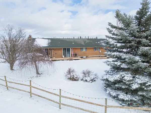 $769,000 | 4370 Highway 8, Troy, ID 83871