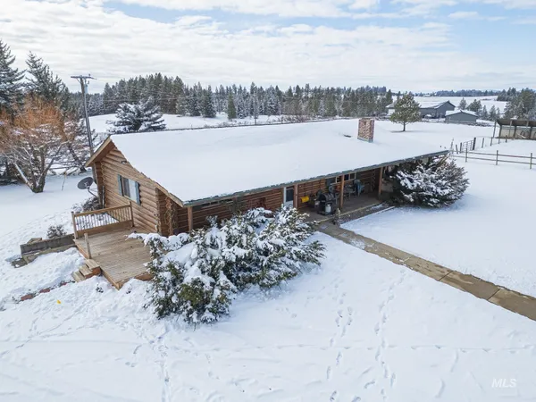 $769,000 | 4370 Highway 8, Troy, ID 83871